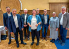 Landkreis Forchheim: v.l.: Mattias Dotzler (Regierung von Oberfranken), Klaus Reininger (Regierung von Oberfranken), Willi Maier (Vorsitzender Prüfungsausschuss), Leonie Stadter, Holger Heilingloh (Vorsitzender Prüfungsausschuss), Konrad Schrottenloher (Behördenleiter AELF Bamberg), Rosi Kraus (stv. Landrätin Forchheim), Hermann Greif (Bezirkspräsident BBV Oberfranken)